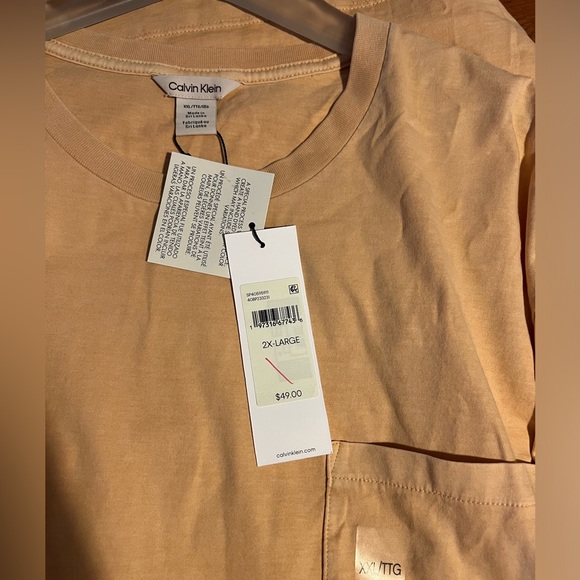 NWT Tee with Chest Pocket - Picture 4 of 6